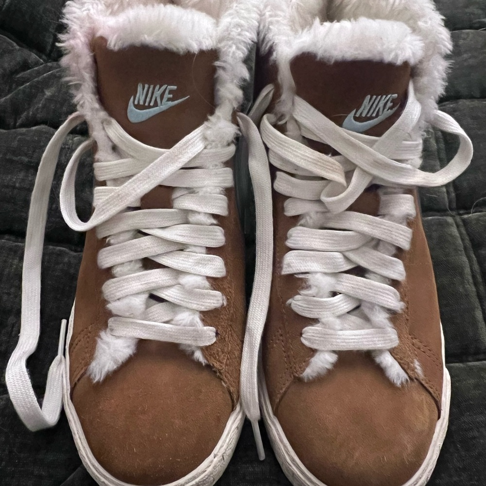 Nike Women's Blazer 77’ size 6Y or women’s 7.5  High-Top Sneakers
